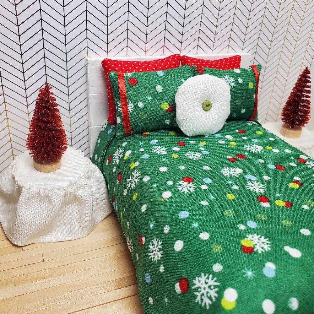 Miniature Dollhouse Chirstmas Holiday Bedding Set 1:12 Scale
